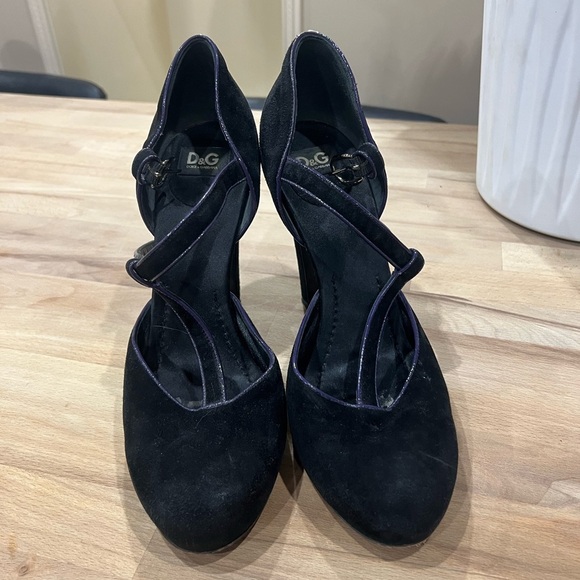 Dolce & Gabbana Vintage Velvet Mary Jane heels size 39/ US 8.5 - Picture 1 of 11